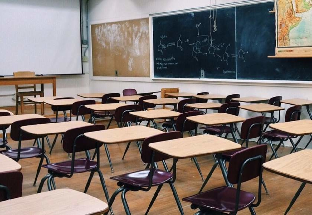 Mai mulţi profesori de la un liceu din Eforie Sud refuză să predea online