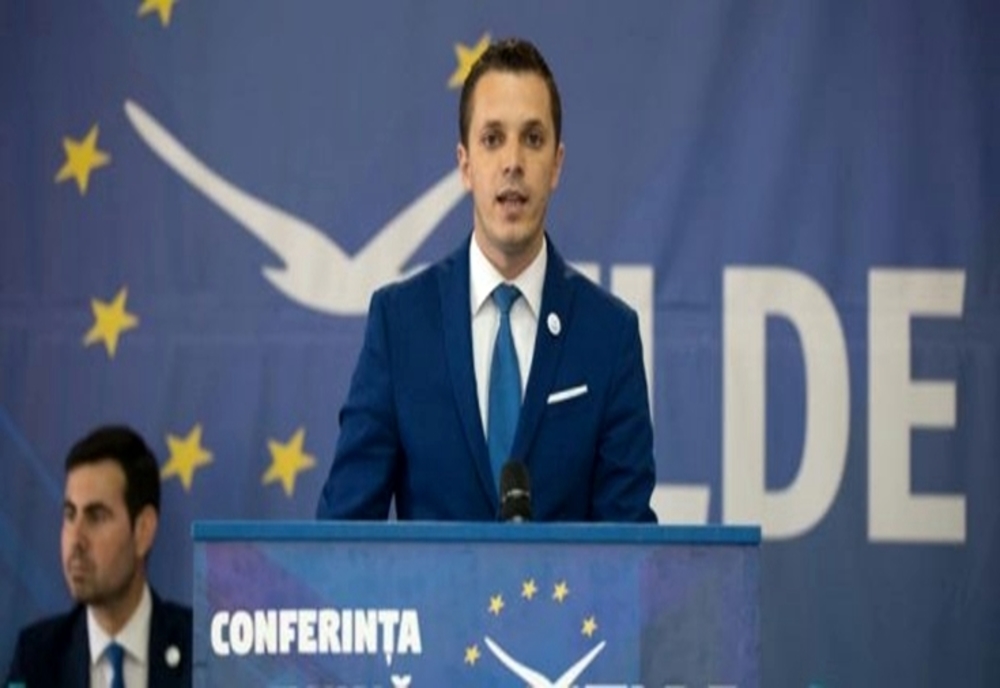 Liderul Tineretului ALDE, Claudiu Daniel Catană, este primul pe lista pentru Senat a Pro România Argeş