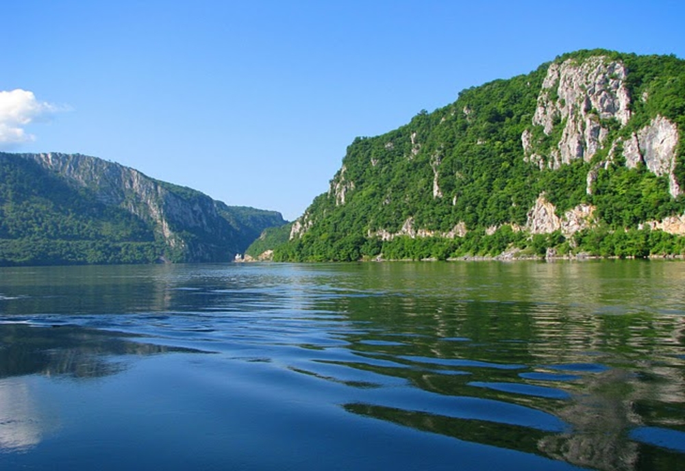 Debitul Dunării va scădea cu 6.500 de mc