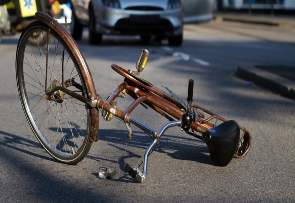 Biciclist ucis de un preot la volan