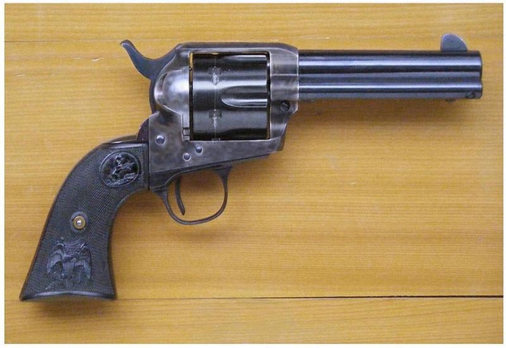 Armă descoperită în curtea unei locuințe dintr-o comună din județul Giurgiu