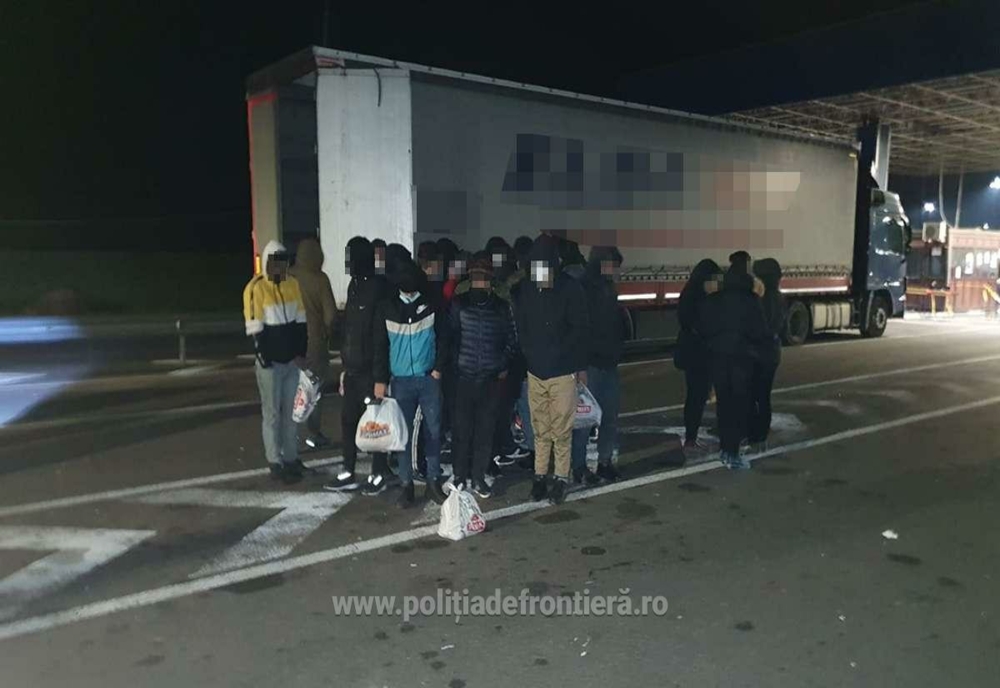 Peste 40 de migranți, capturați la granițele cu Ungaria