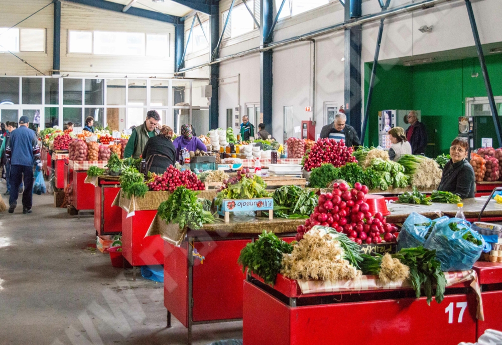 Piețele agroalimentare din Reșița nu se închid