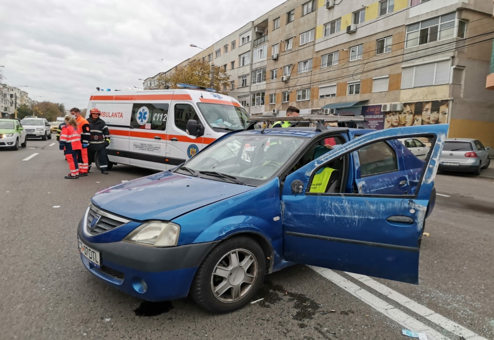 Neatenția la volan face victime. Mașină răsturnată la Dacia