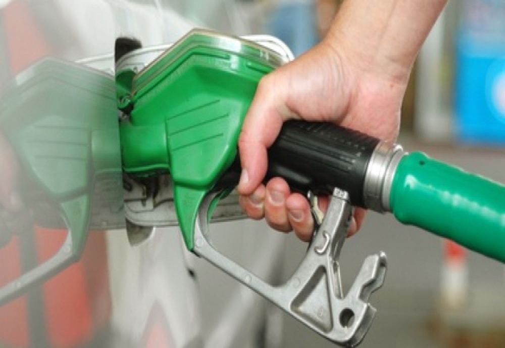 Cresc prețurile carburanților auto. Majorările se aplică de la 1 ianuarie 2021