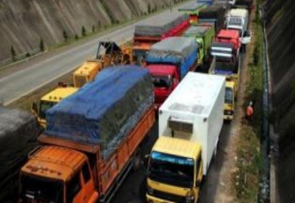 Problema transportatorilor români blocați în Regatul Unit, prezentată la Bruxelles