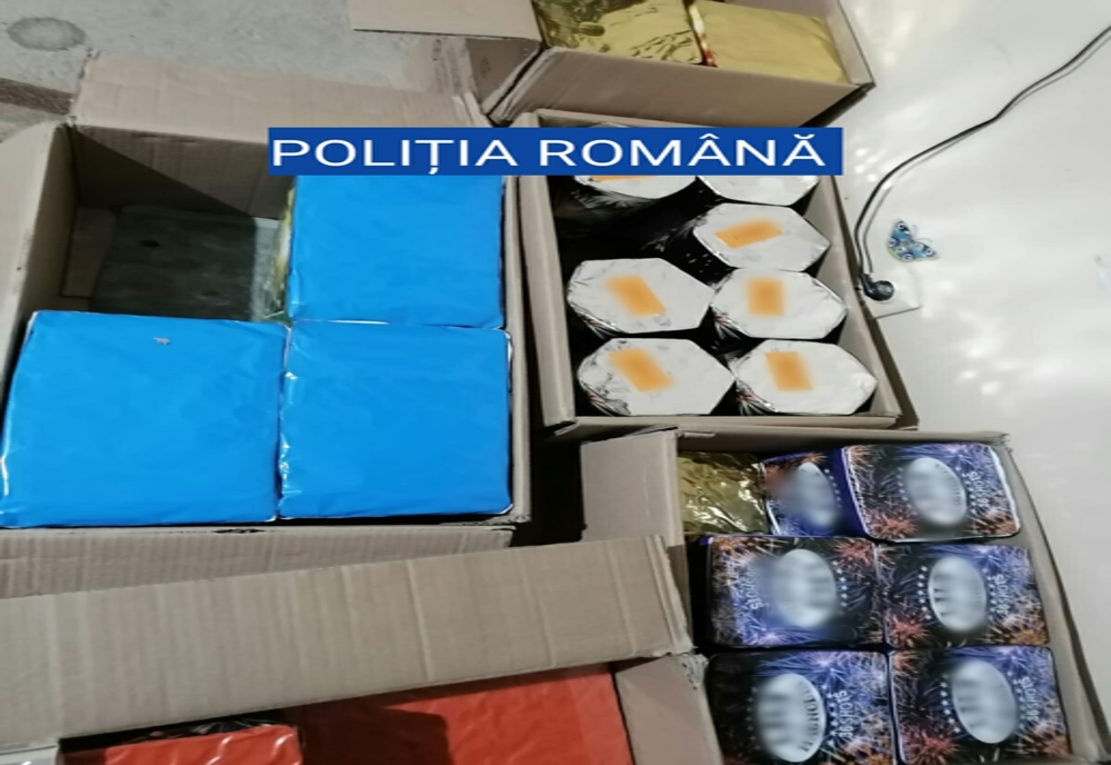 FOTO: Poliţiştii au ridicat 230 kilograme de articole pirotehnice, în urma unor percheziţii