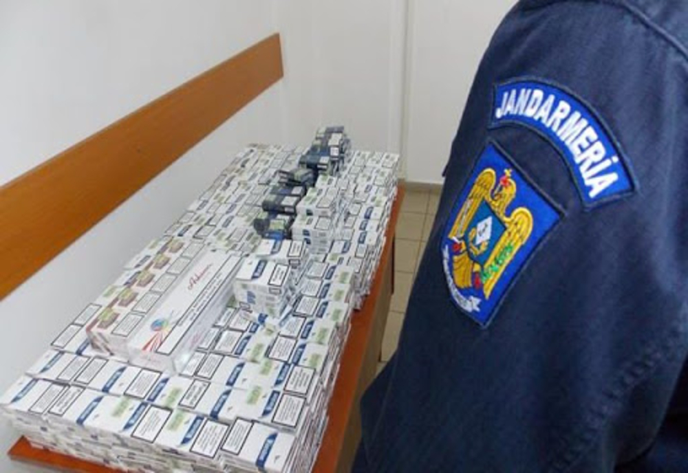 Jandarmii buzoieni au depistat asupra unui bărbat  peste 8.800 de ţigarete fără marcaj fiscal legal