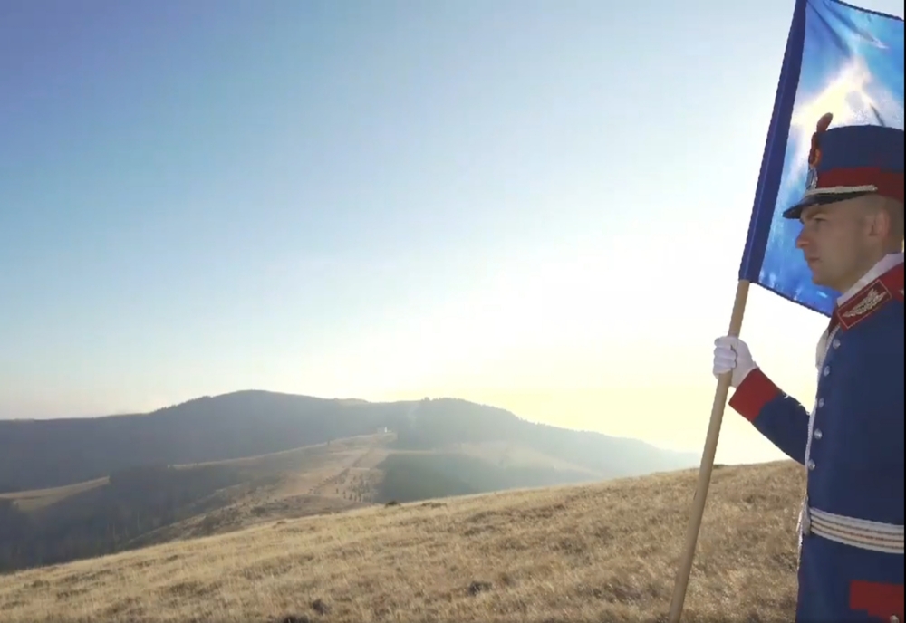VIDEO| Pianul din munți și Imnul României