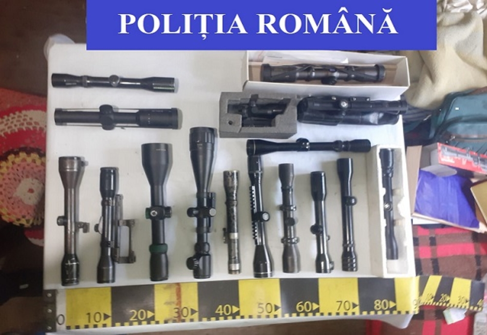 Un italian din Voluntari vindea arme și muniție pe internet