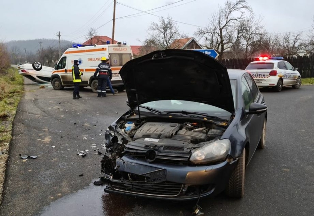 Accident rutier în comuna Valea Mare din Dâmbovița. Două persoane au fost rănite ușor