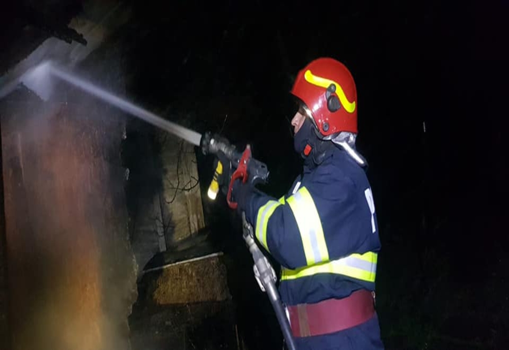 Pompierii de la ISU Buzău au intervenit la 501 de incendii în cursul anului trecut