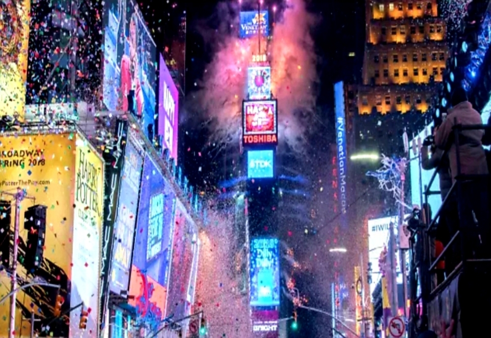 Cadrele medicale care au luptat împotriva pandemiei au avut acces în Times Square în noaptea Anului Nou