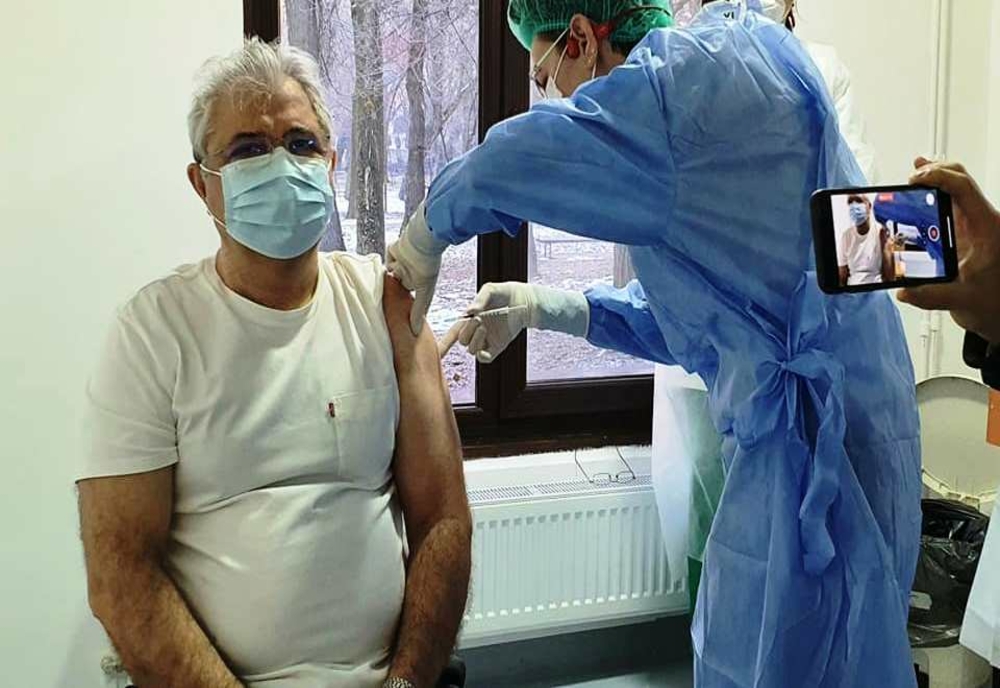 Primarul din Caracal s-a vaccinat anti-COVID