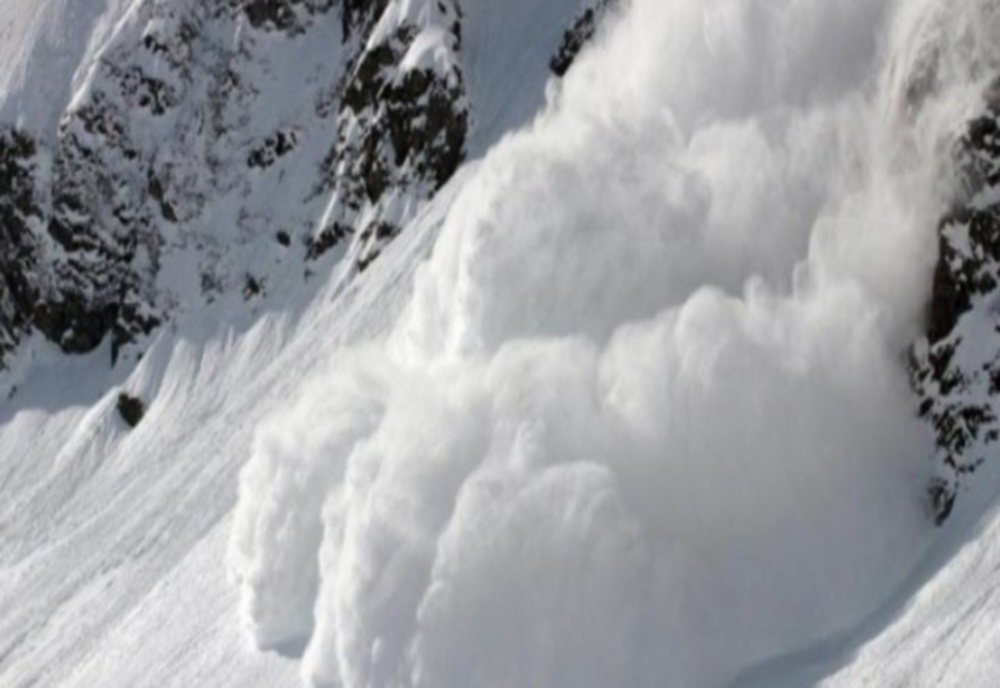 Avertismetul salvamontiștilor: Risc iminent de avalanșă în Straja, Parâng și Retezat