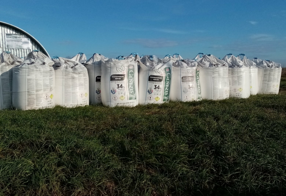 FOTO: Peste 2.000 de tone de nitrat de amoniu, depozitat necorespunzător, în Diosig! Ce spun comisarii Gărzii de Mediu