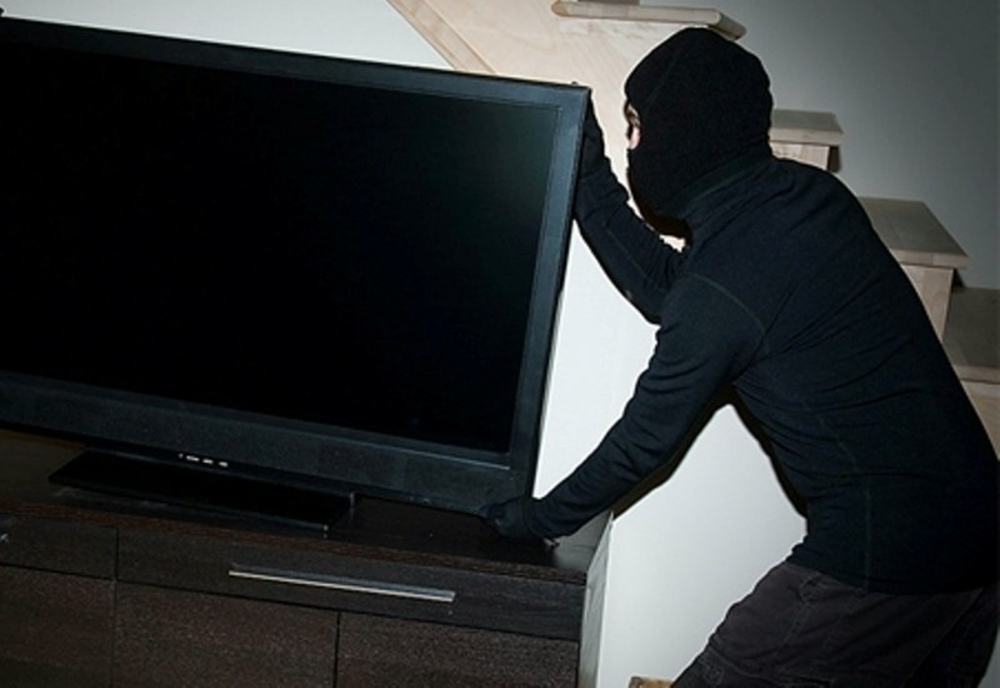 Bărbat din Mureș, reținut pentru furtul unui televizor