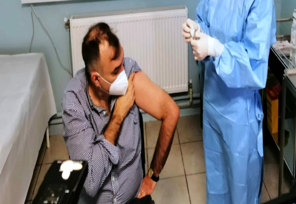 Vaccinarea anti-COVID. 165 medici din Olt, imunizaţi în prima zi