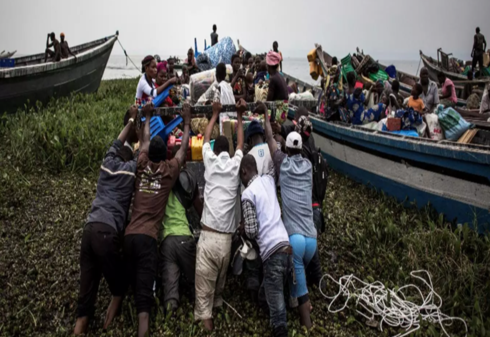 O barjă ce transporta peste 700 de persoane a eșuat pe râul Congo. Cel puțin 60 de morți și 240 de dispăruți