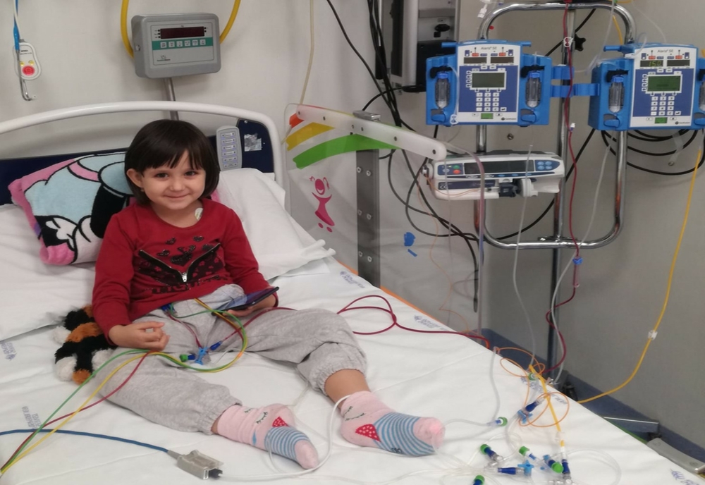 O fetiţă din Filiaşi are nevoie de ajutor pentru a învinge leucemia