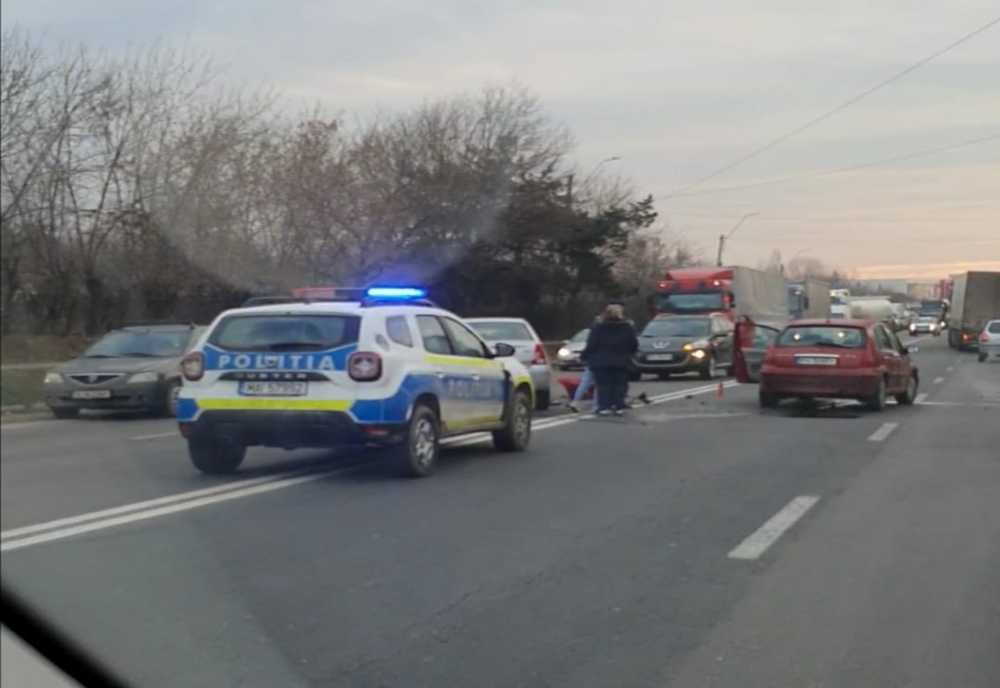 Accident cu trei autoturisme pe DN1B, în Valea Călugărească. Traficul rutier, restricționat pe banda doi a fiecărui sens