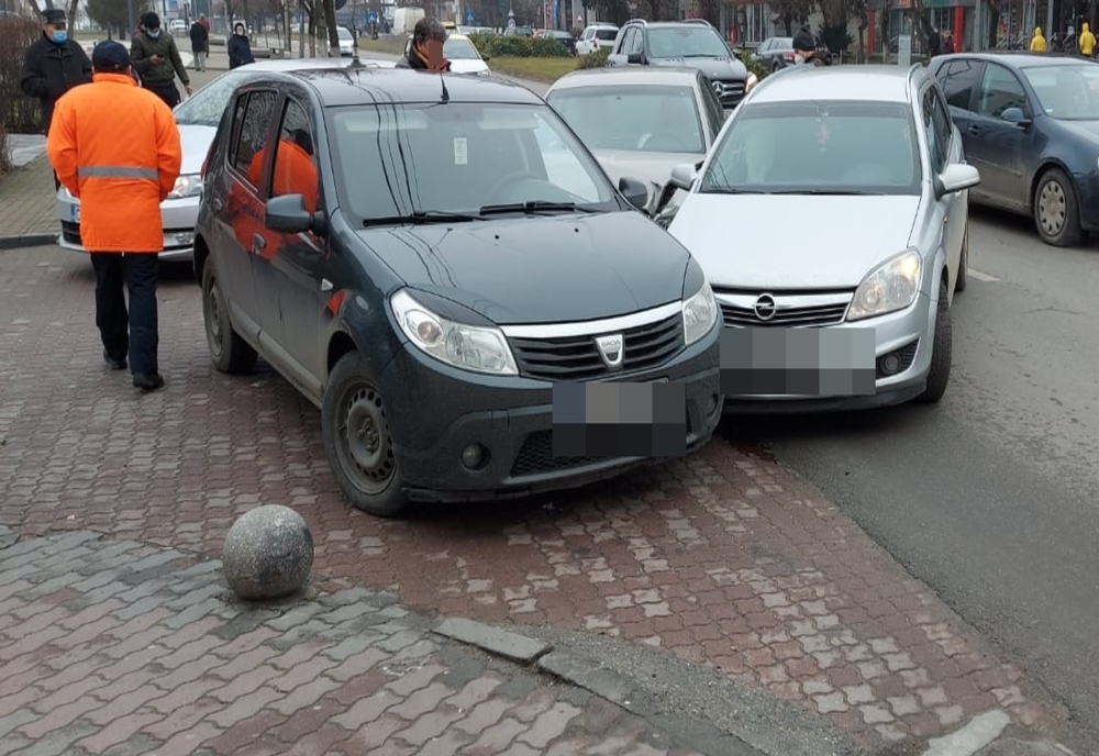 Accident rutier în Slatina cu trei maşini implicate