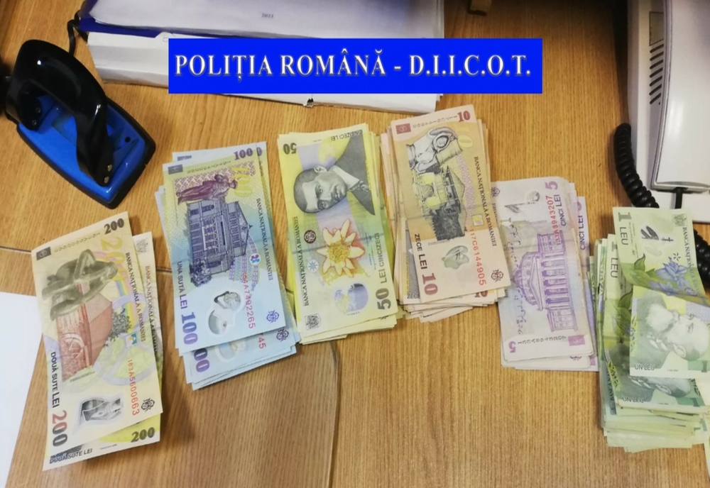 Percheziții în Iași și Vaslui la traficanții de droguri! Trei persoane au fost reținute (FOTO/VIDEO)