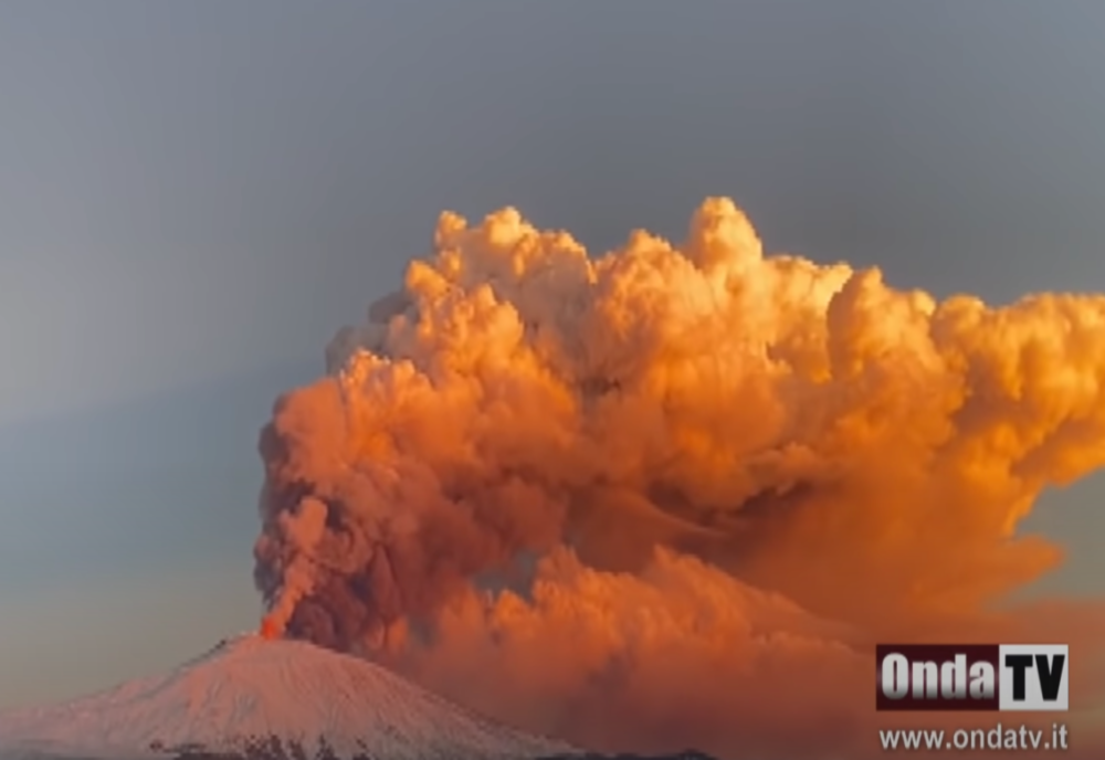 O nouă erupție a Vulcanului Etna a vut loc marți seară
