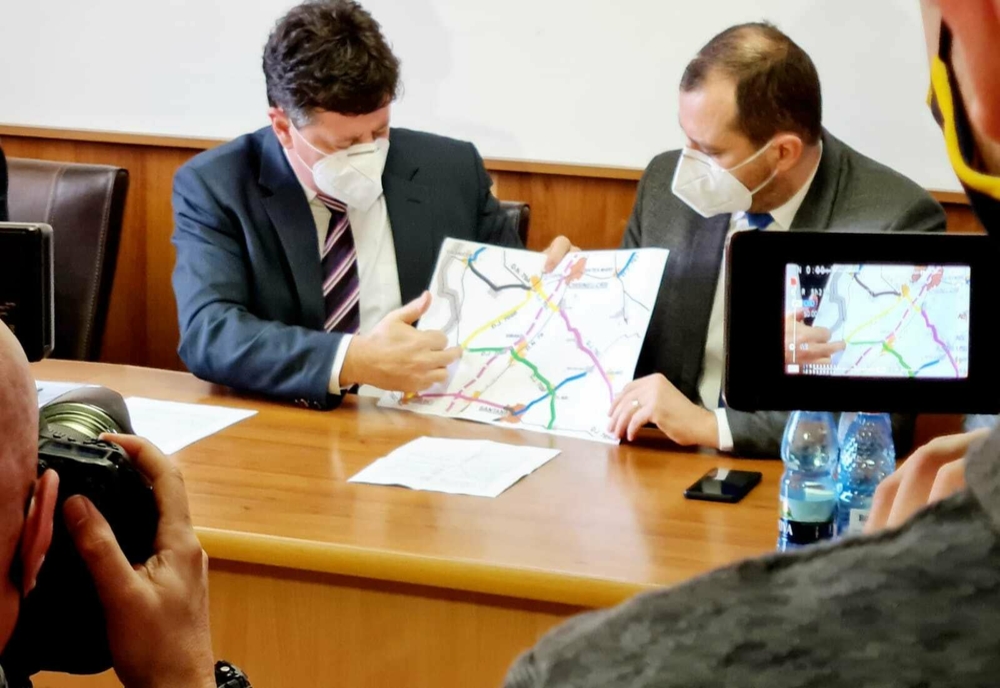 S-a semnat contractul pentru modernizarea drumului dintre Curtici și Sânmartin
