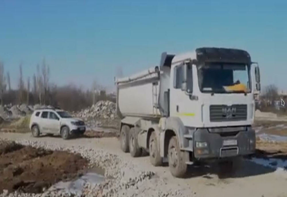 Basculantă din Vânătorii Mici confiscată în București pentru abandonare ilegală de deșeuri