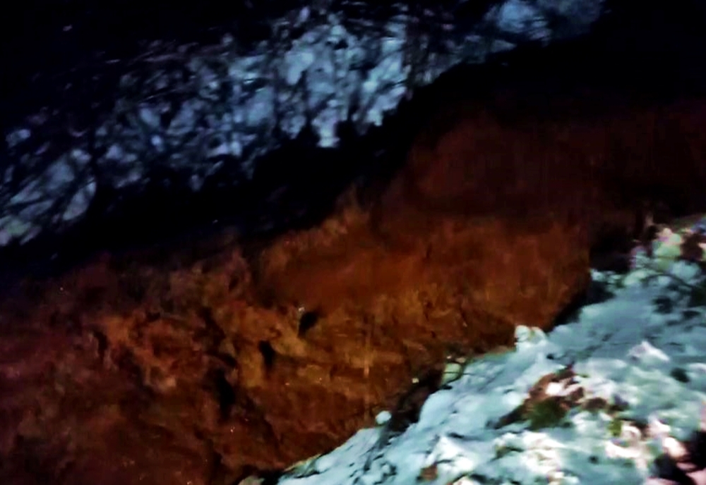 VIDEO: Ape de mină neepurate, în râul Băița din județul Maramureș