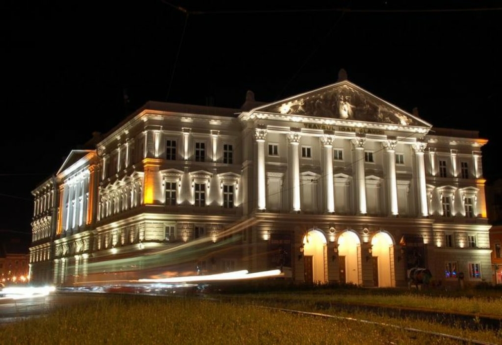 Renovarea fațadei clădirii muzeului din Arad