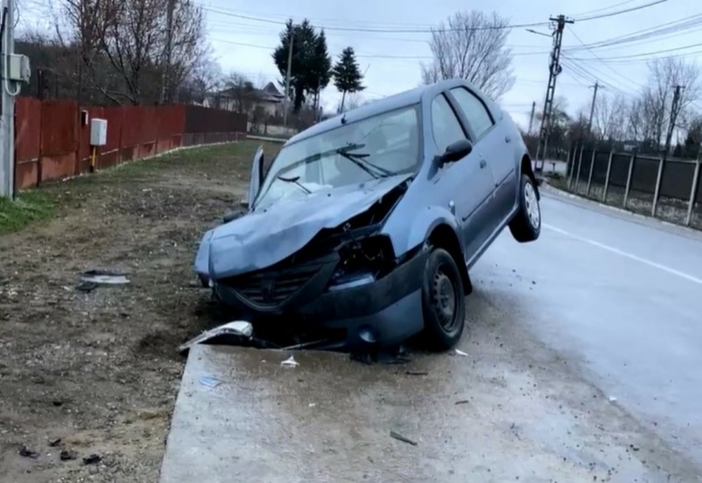 Un șofer băut a ajuns cu mașina în șanț, în Dâmbovița