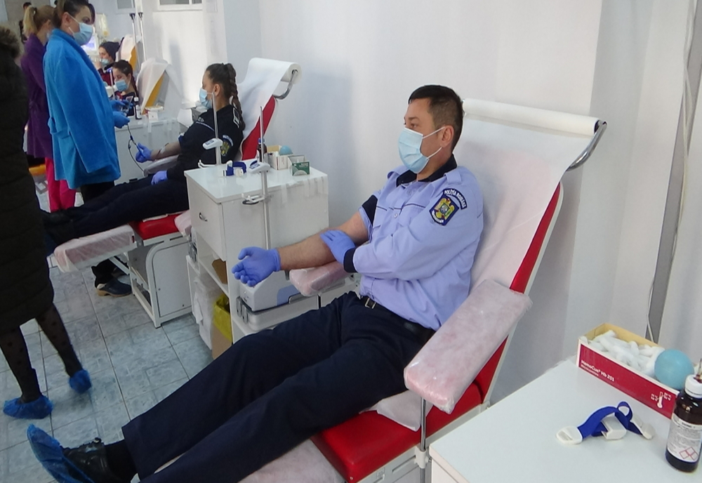 Video: Campanie de donare de sânge a polițiștilor buzoieni