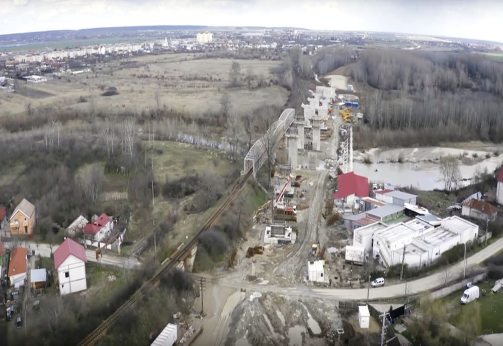 VIDEO: Noi imagini de pe şantierul Drumului Expres Craiova-Piteşti, zona Balş