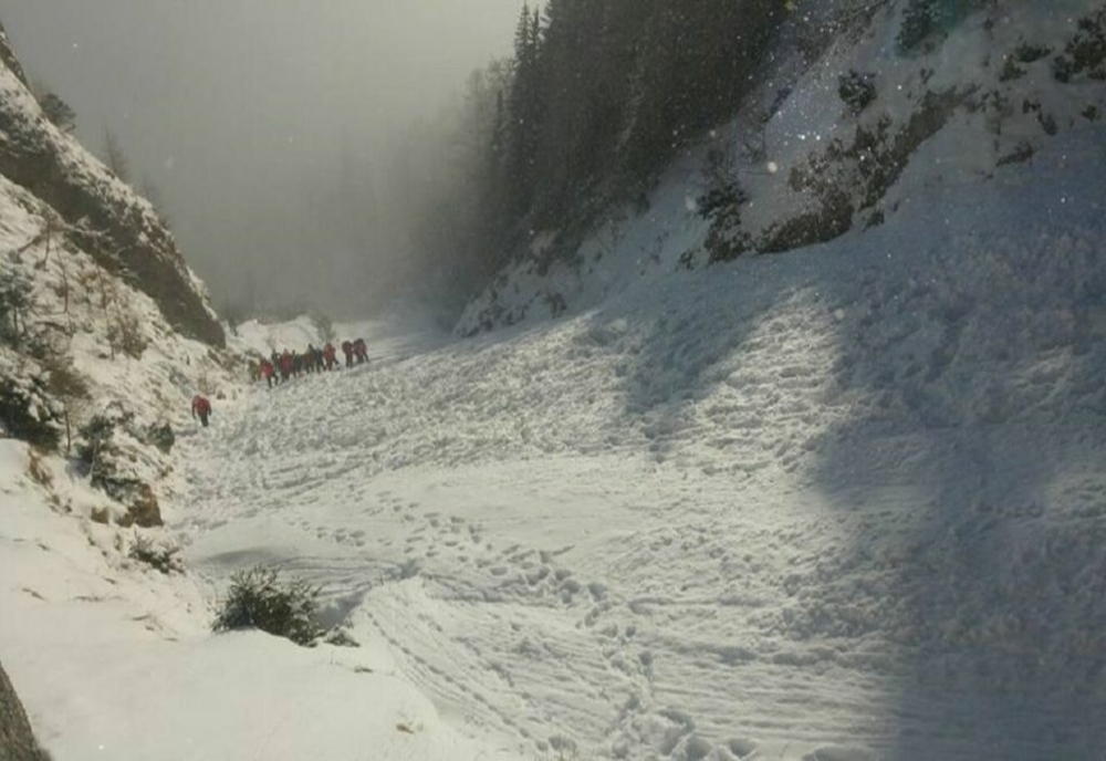 Operațiune dificilă de salvare în Munții Bucegi, după ce un schior s-a rănit