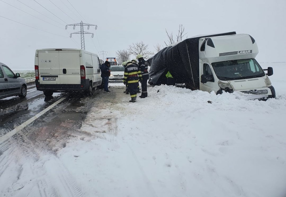 Accident rutier între două autoutilitare, în Dâmbovița