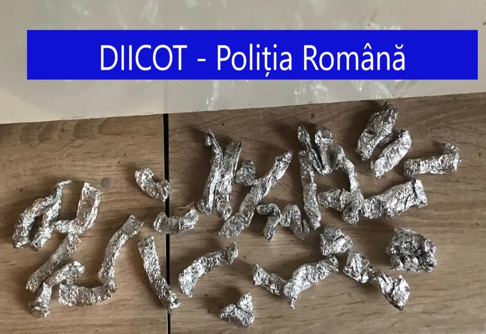 Descinderi la traficanții de droguri din Iași. 22 de persoane au fost aduse la audieeri