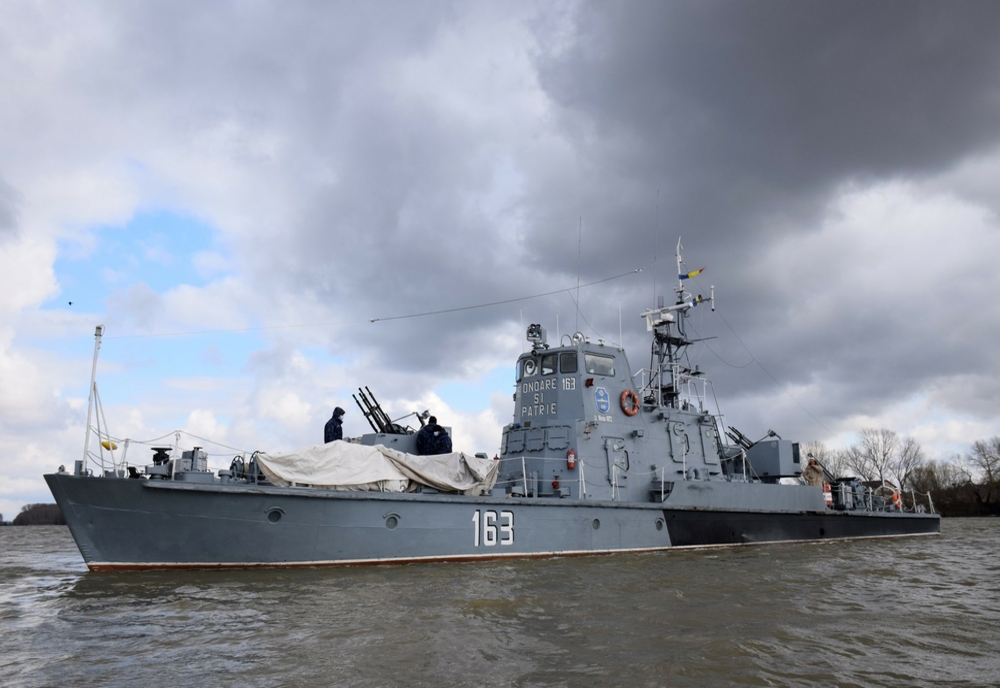 FOTO Zece nave militare fluviale, instrucție pe Dunăre