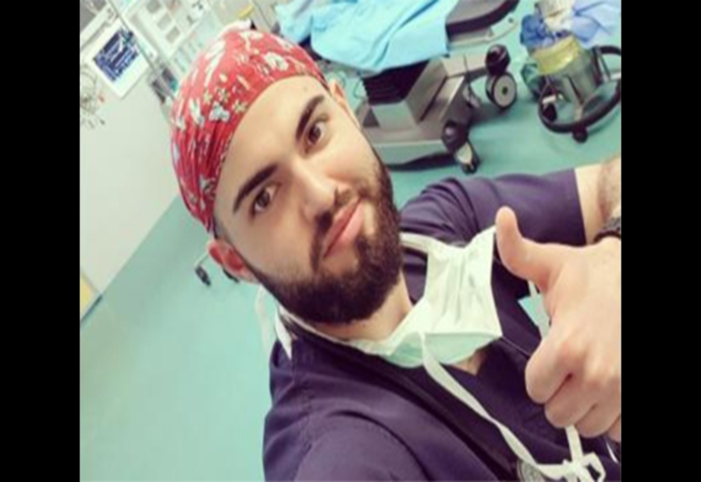 Un medic tânăr care îngrijea bolnavi de coronavirus la Spitalul Județean din Timișoara a murit. Se pare că epuizarea i-a adus sfârșitul