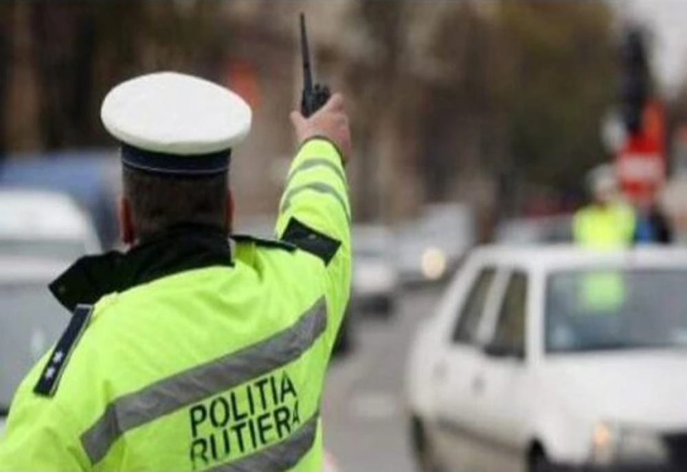 Accident cu o maşină de poliţie implicată, în Craiova