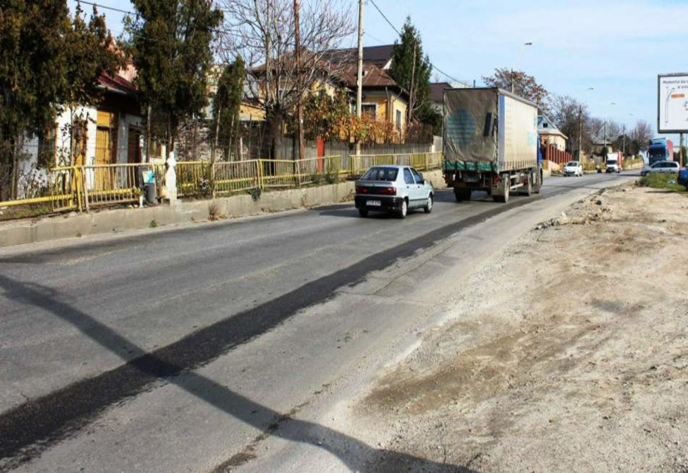 Strada din Slatina, care preia tot traficul greu, reabilitată în acest an