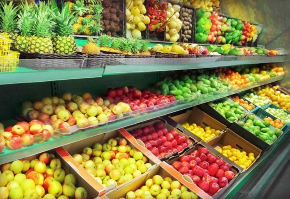 Controale ANSVSA în hipermarketuri și supermaketuri din mai multe județe! Au fost verificate trasabilitatea și conținutul în reziduuri de pesticide din fructele şi legumele importate
