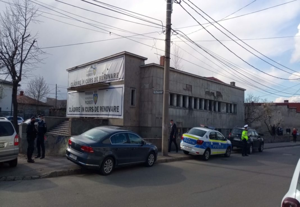 Crimă în Ploiești. O fată de 17 ani, ucisă la fosta baie publică