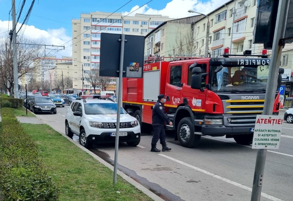 Incendiu la Judecătoria Târgoviște. 30 de persoane au fost evacuate