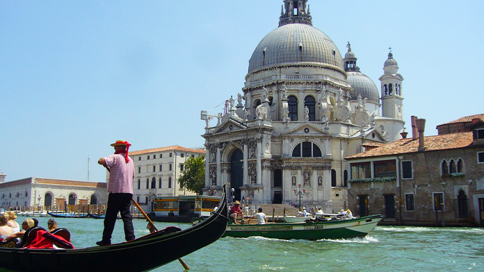 10 greșeli obișnuite pe care turiștii le fac în Italia