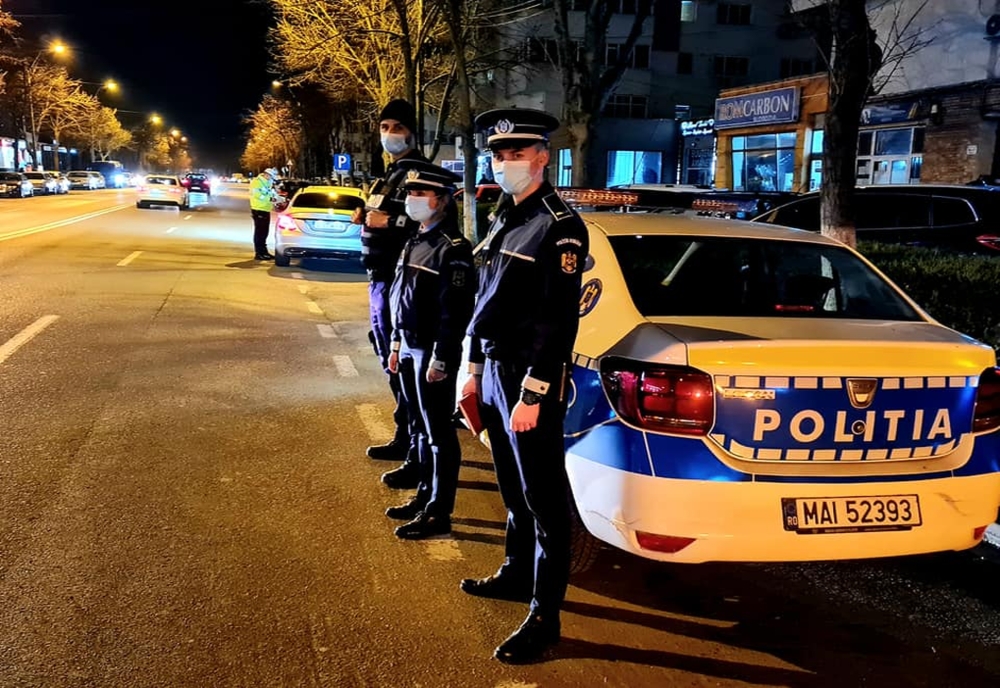 O femeie care a dat o petrecere, în Craiova, s-a trezit cu poliţiştii la poartă