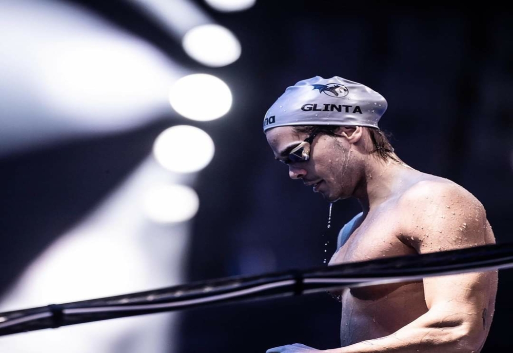 Prima medalie pentru România la un Campionat European de nataţie pentru seniori, obținută de un tânăr din Argeș