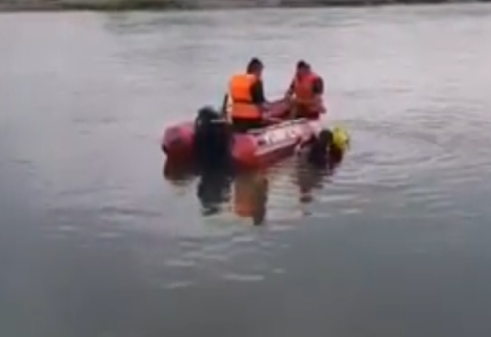 Căutări disperate în vestul țării: un bărbat a căzut dintr-o barcă iar trupul lui nu a fost încă găsit