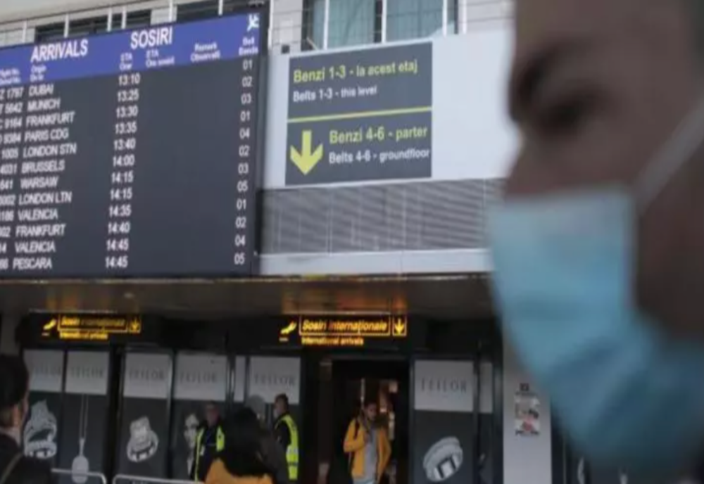 O femeie din Roșiorii de Vede a fost săltată de polițiști pe aeroportul Henri Coandă